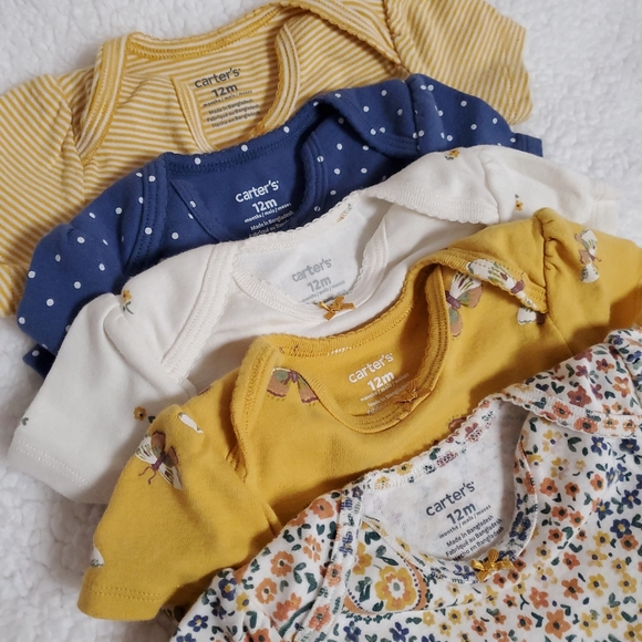 Carters 12m 5 pack bodysuits - Picture 7 of 7
